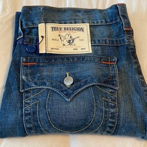 NWT- Mens True Religion distressed, 5 pocket straight jeans, size 36